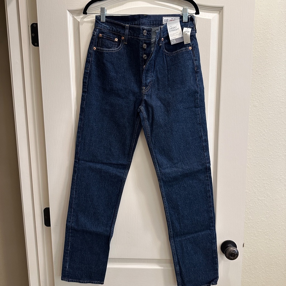 Gap jeans. Cheeky straight leg fitted through the hip and thigh. Tall 28/6